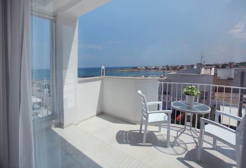 سوییت با چشمانداز دریا, Ci.co