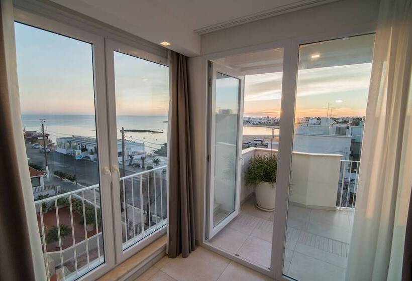 سوییت با چشمانداز دریا, Ci.co