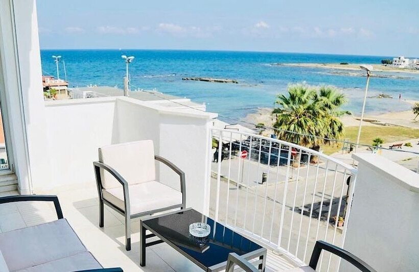 سوییت با چشمانداز دریا, Ci.co