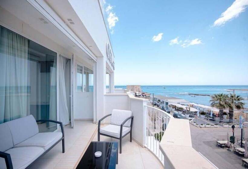 سوییت با چشمانداز دریا, Ci.co