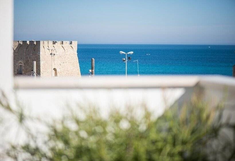 سوییت با چشمانداز دریا, Ci.co