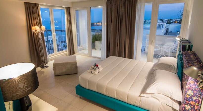 سوییت با چشمانداز دریا, Ci.co