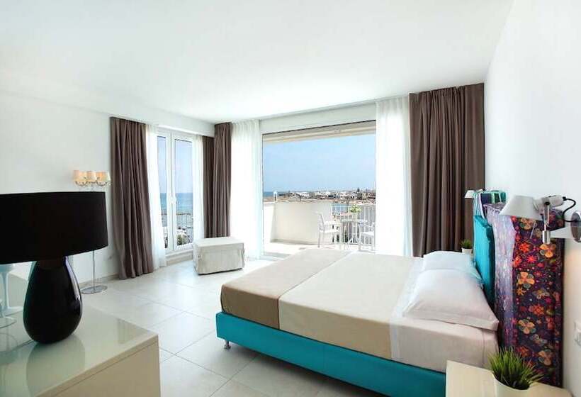 سوییت با چشمانداز دریا, Ci.co