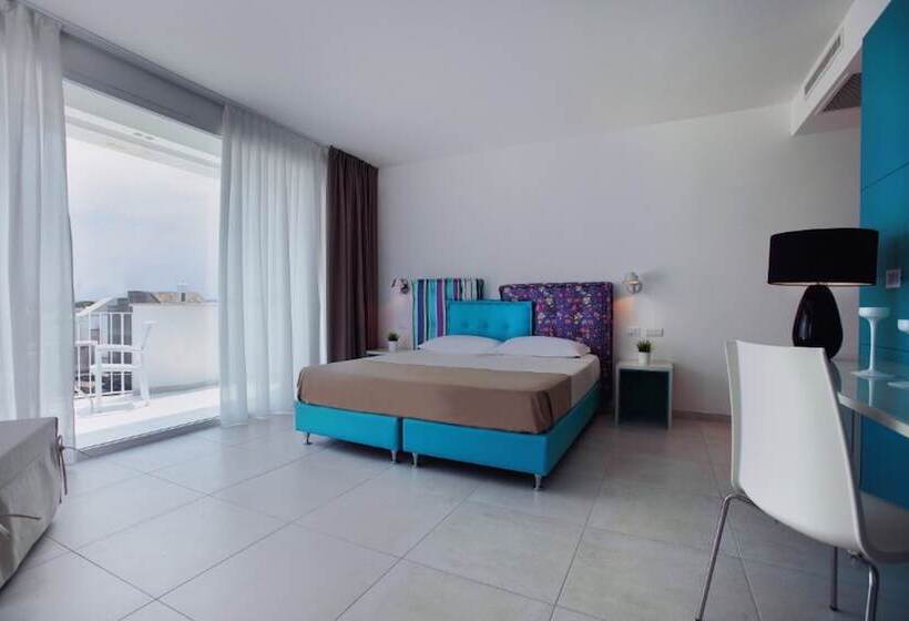 سوییت با چشمانداز دریا, Ci.co