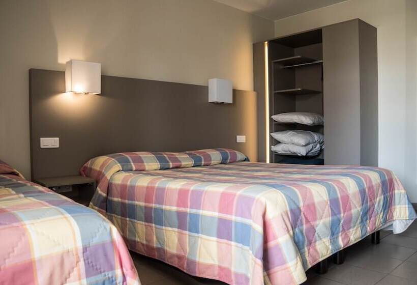 חדר דלוקס לשלושה, Du Canal