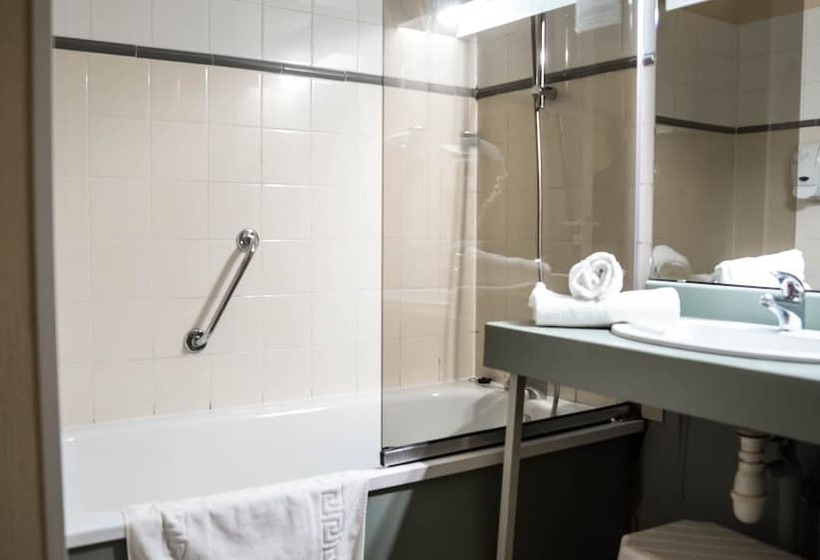 חדר אקונומי לשלושה, Du Canal