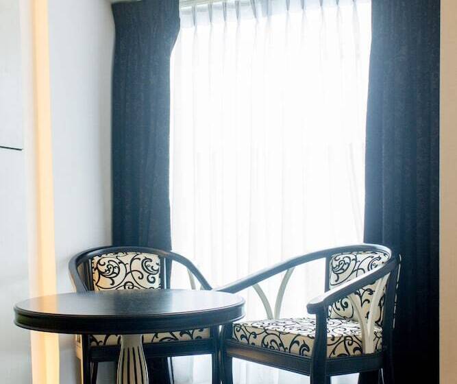 Bisneshuone, Executive Inn