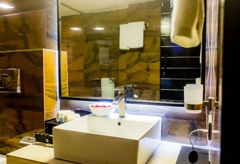 Executive-sviitti, Executive Inn