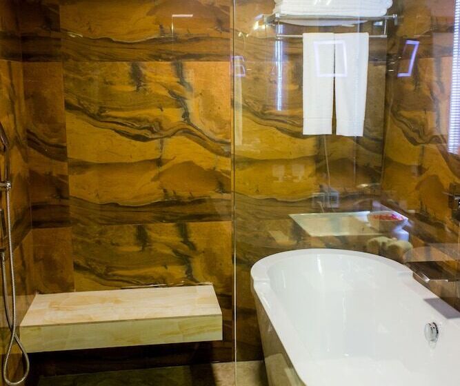 Executive-sviitti, Executive Inn