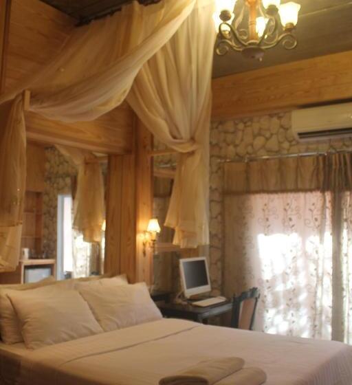 발코니 디럭스 룸, Huen Chan Thip