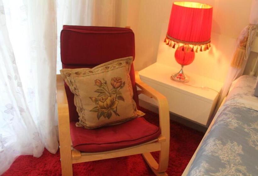 발코니 디럭스 룸, Huen Chan Thip