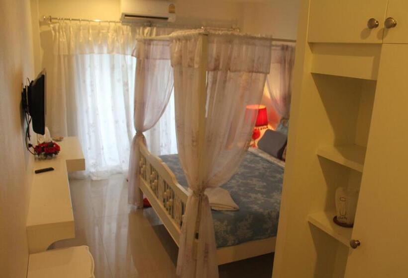 발코니 디럭스 룸, Huen Chan Thip