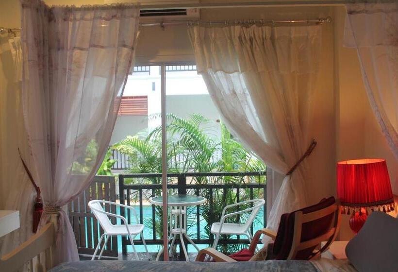 발코니 디럭스 룸, Huen Chan Thip