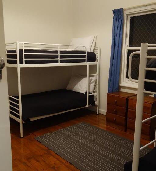 בית, 3 חדרי שינה, Morella Farmstay