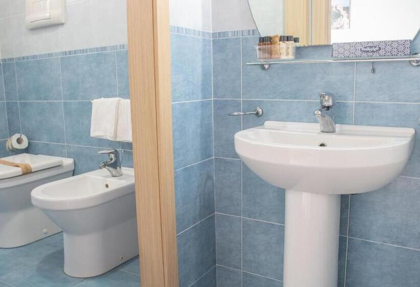 标准三人间, Porta Delle Botteghelle