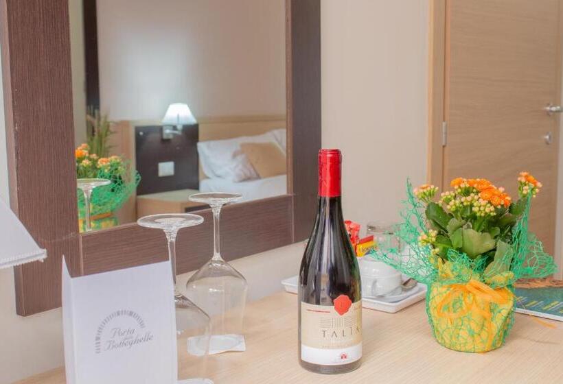 标准三人间, Porta Delle Botteghelle