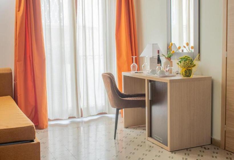 标准三人间, Porta Delle Botteghelle