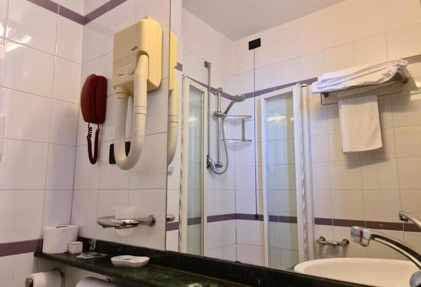 Номер Стандарт Вид на Море с Балконом, Sabra