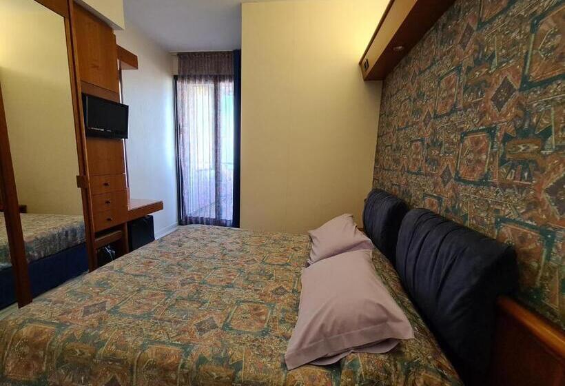 Номер Стандарт Вид на Море с Балконом, Sabra