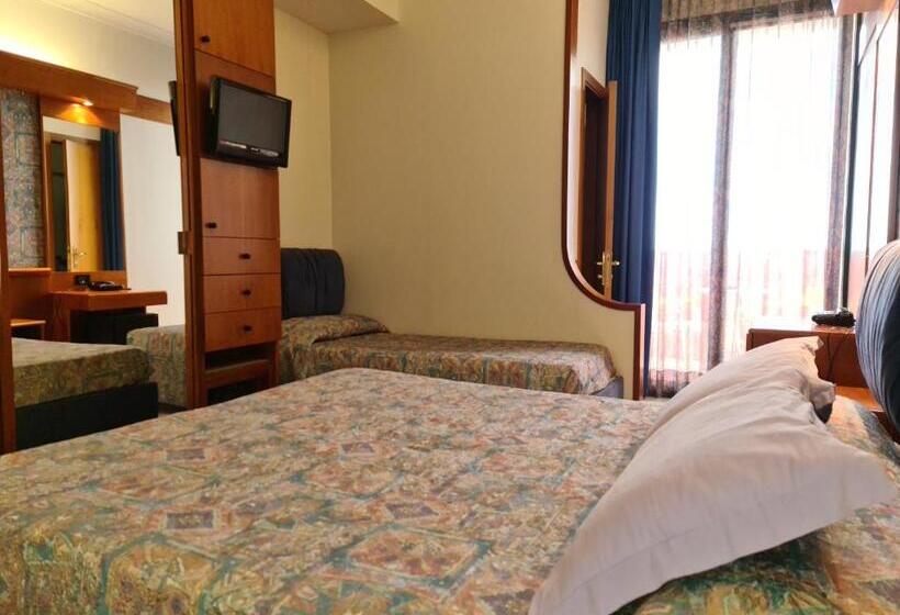 Triple Room Sea View, Sabra