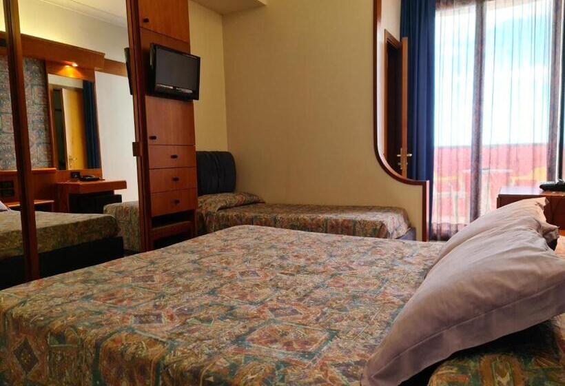 Triple Room Sea View, Sabra