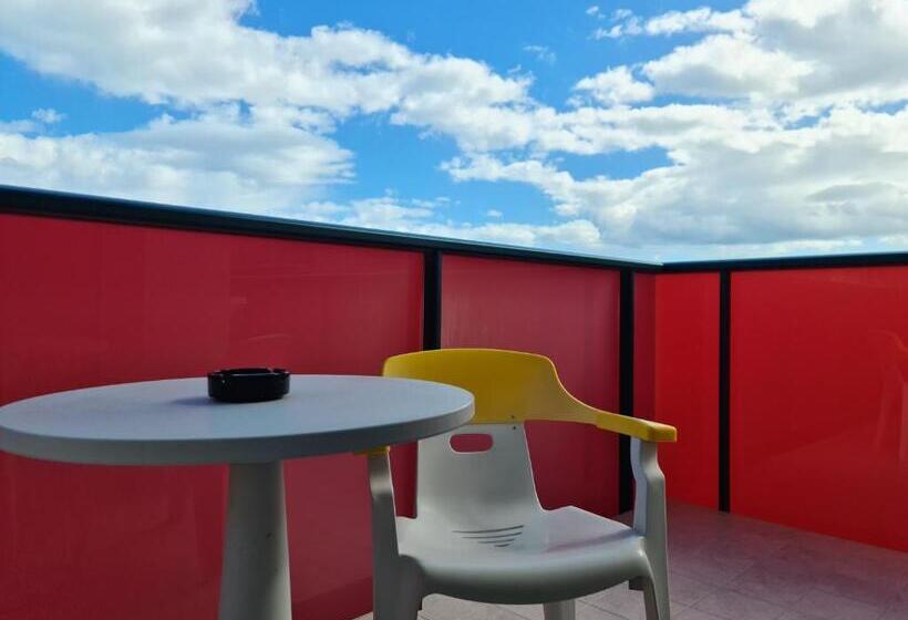 Triple Room Sea View, Sabra