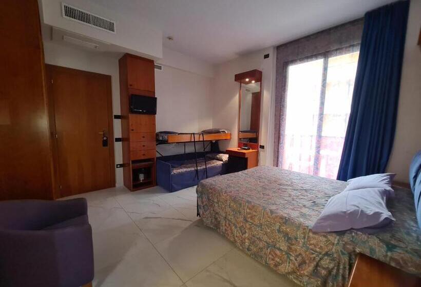 Четырехместный Номер Стандарт Вид на Море, Sabra