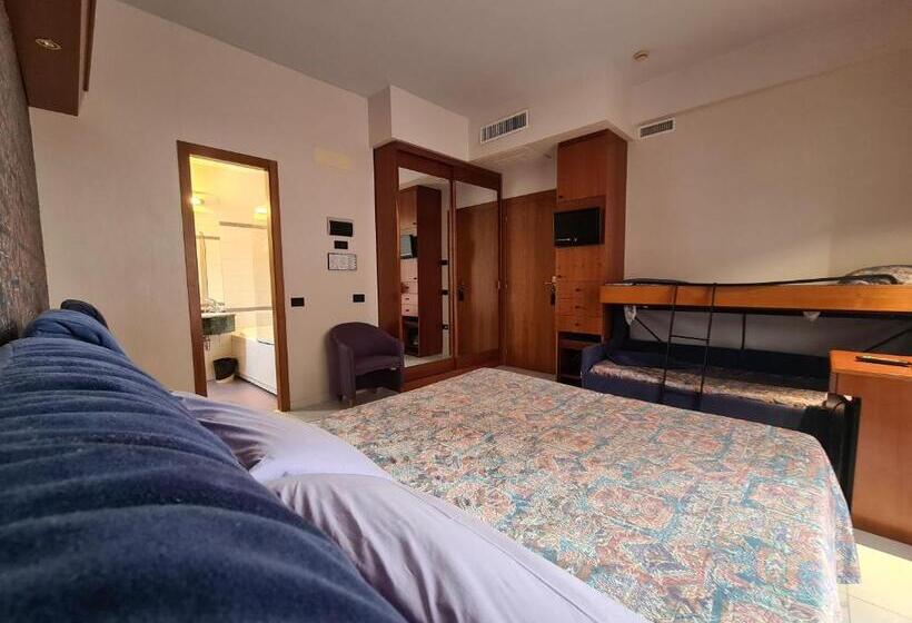 Четырехместный Номер Стандарт Вид на Море, Sabra