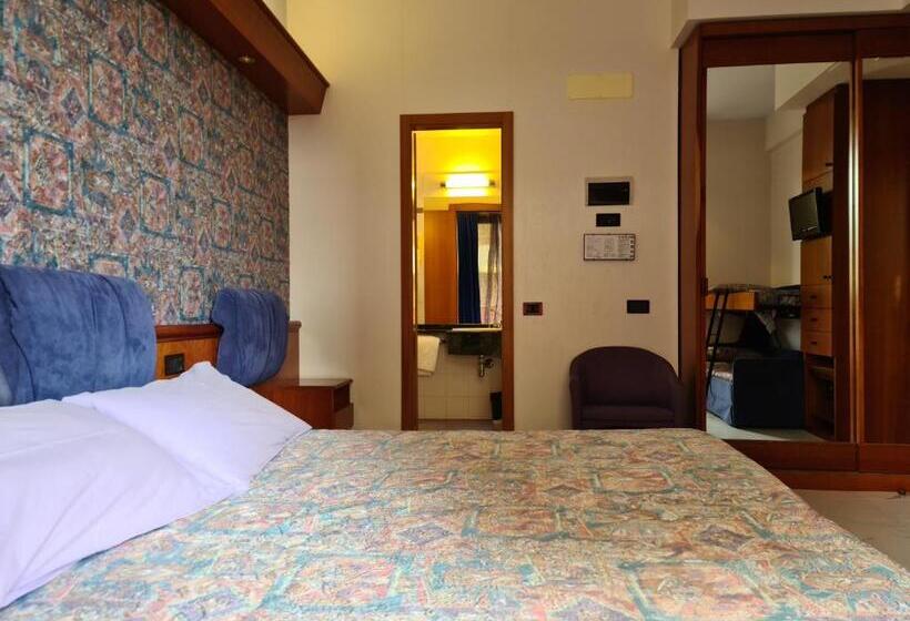 Четырехместный Номер Стандарт Вид на Море, Sabra