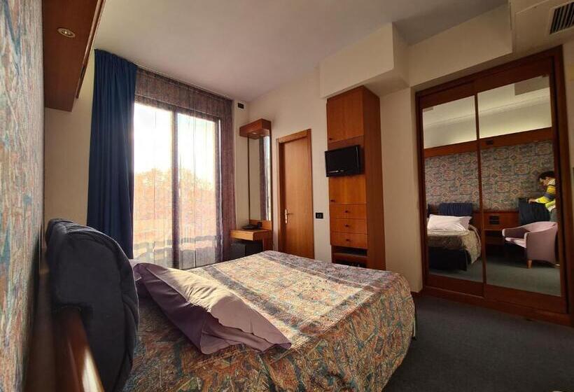 Номер Стандарт, Sabra