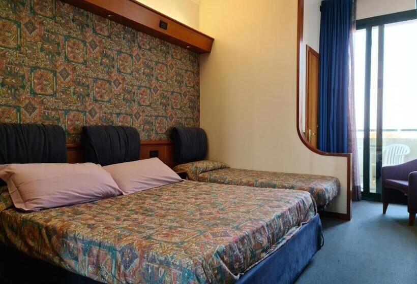 Номер Стандарт Трехместный, Sabra