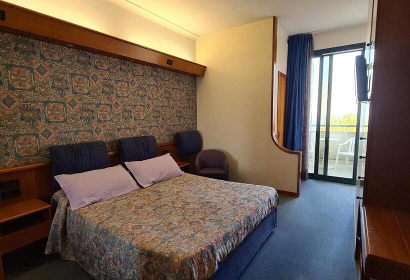 Номер Стандарт Вид на Море с Балконом, Sabra