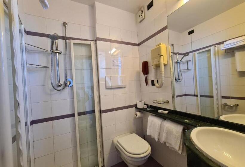 Номер Стандарт Вид на Море с Балконом, Sabra