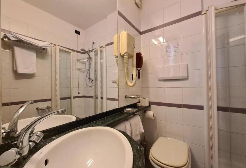 Номер Стандарт Вид на Море с Балконом, Sabra