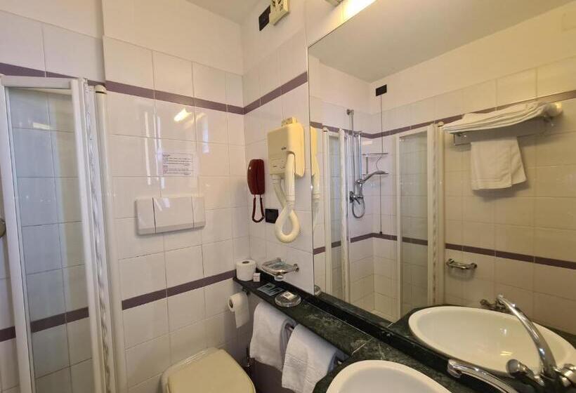 Triple Room Sea View, Sabra