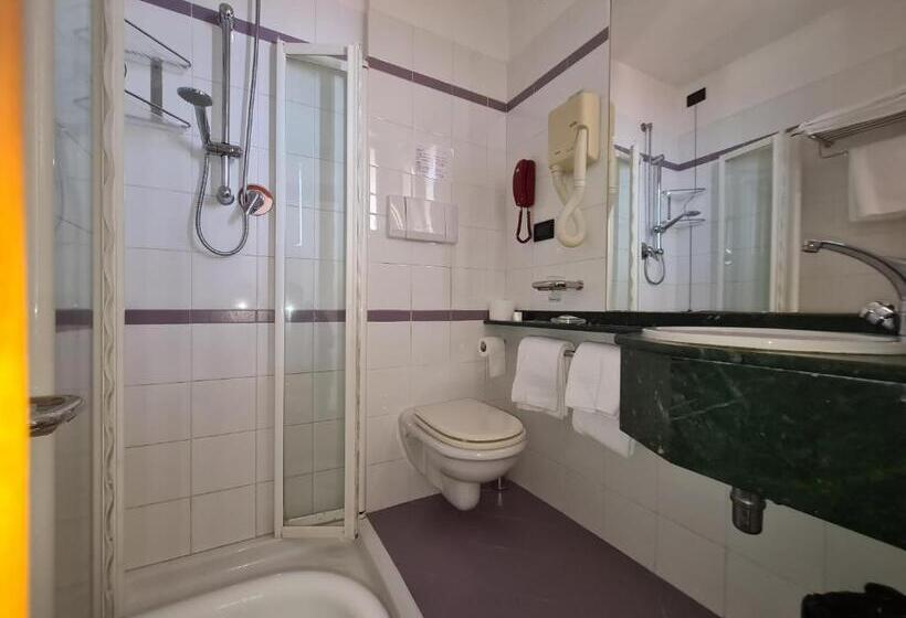 Triple Room Sea View, Sabra