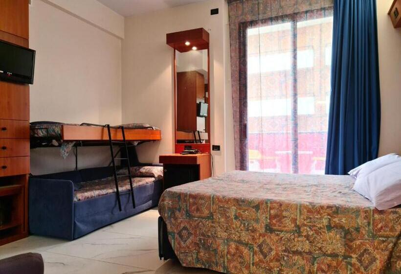 Четырехместный Номер Стандарт Вид на Море, Sabra