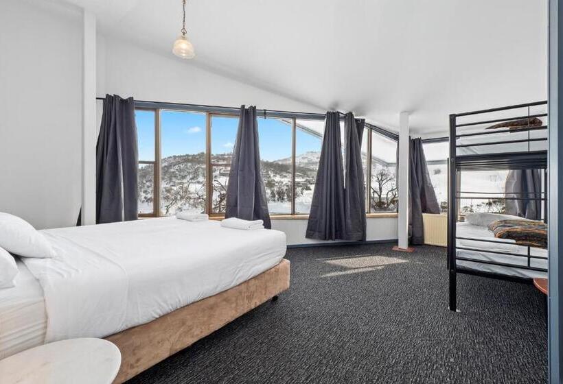 דירת שלושה חדרים, Snowy Gums