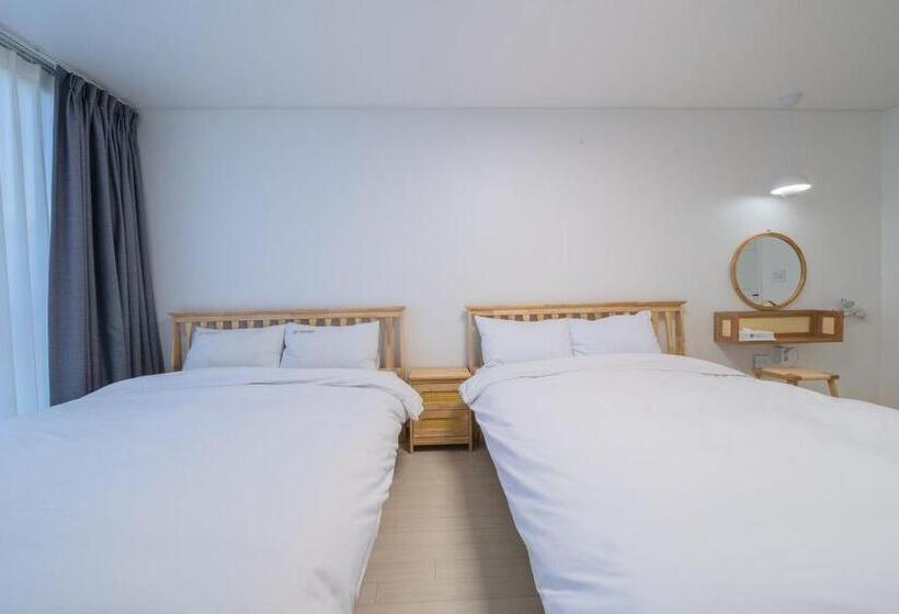 패밀리 스위트, Zio Pinetree