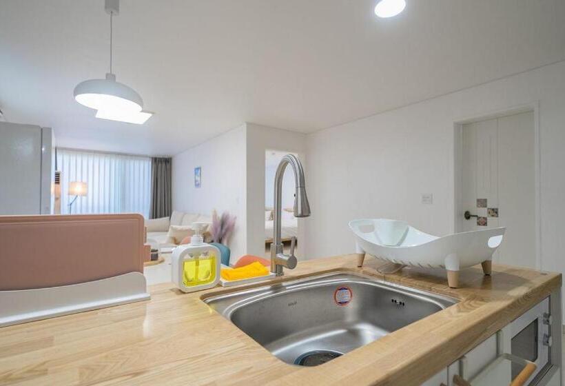 패밀리 스위트, Zio Pinetree