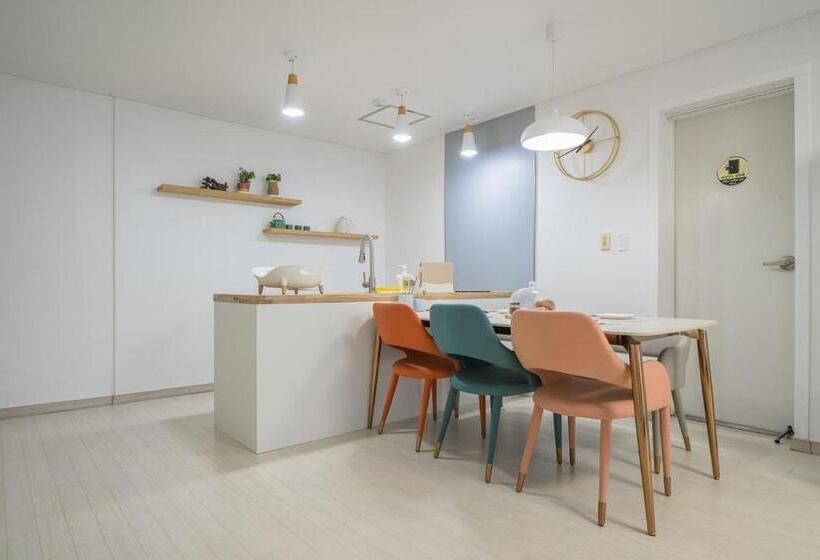 סוויטה משפחתית, Zio Pinetree