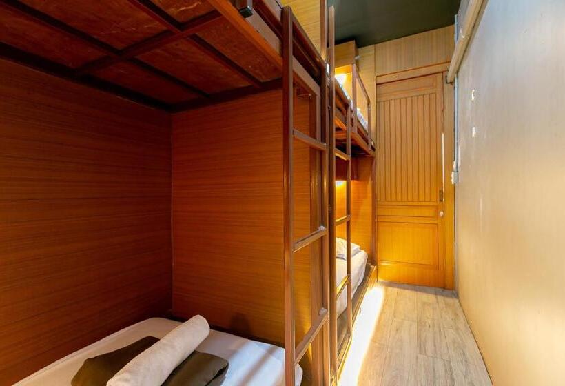 تختخواب در اتاق مشترک, Loftel 22 Hostel