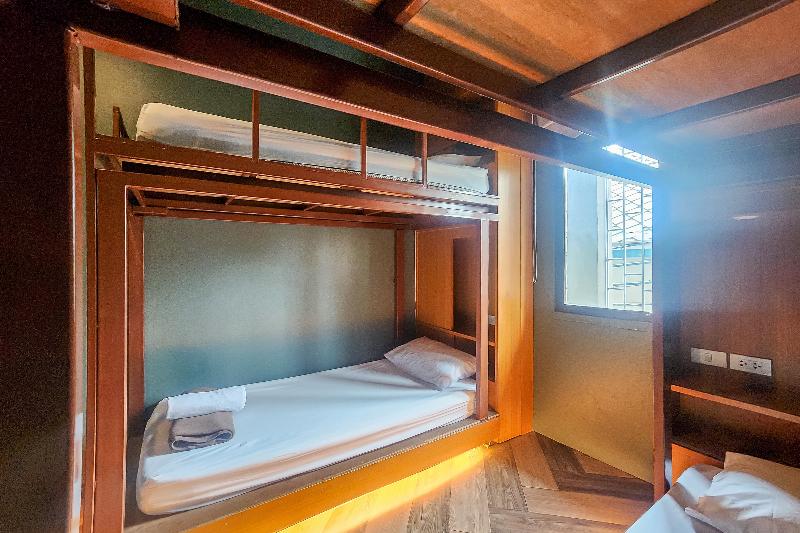 اتاق خانوادگی, Loftel 22 Hostel