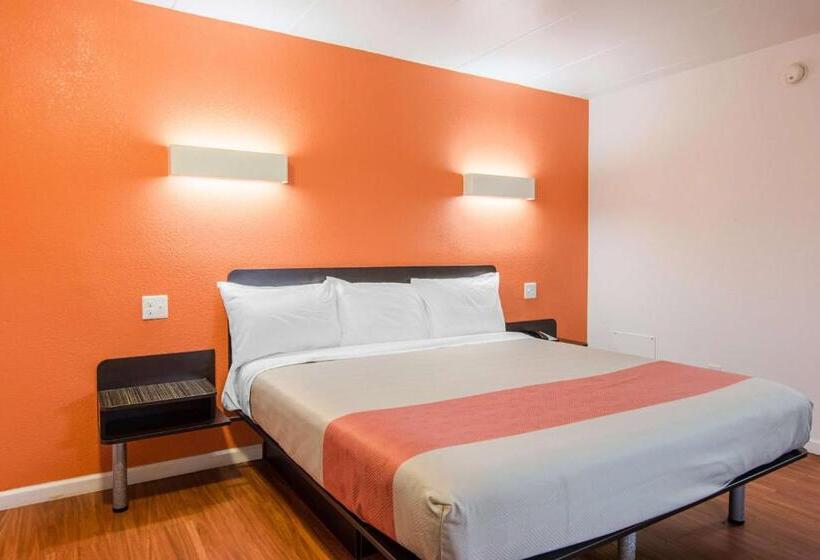 Quarto Deluxe Cama King, Motel 6 Glassboro, Nj   Rowan University