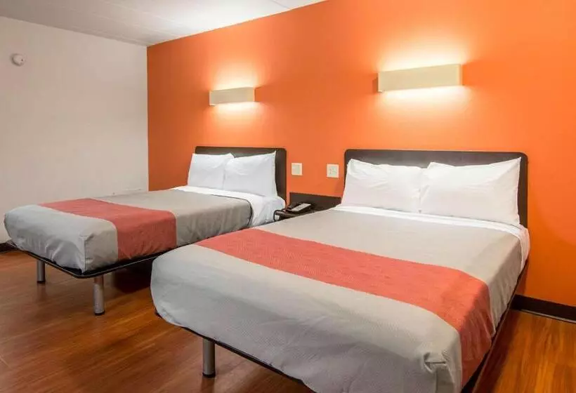 デラックスの４人部屋, Motel 6 Glassboro, Nj   Rowan University