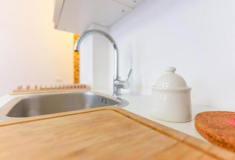 شقة غرفة واحدة, Il Palazz8