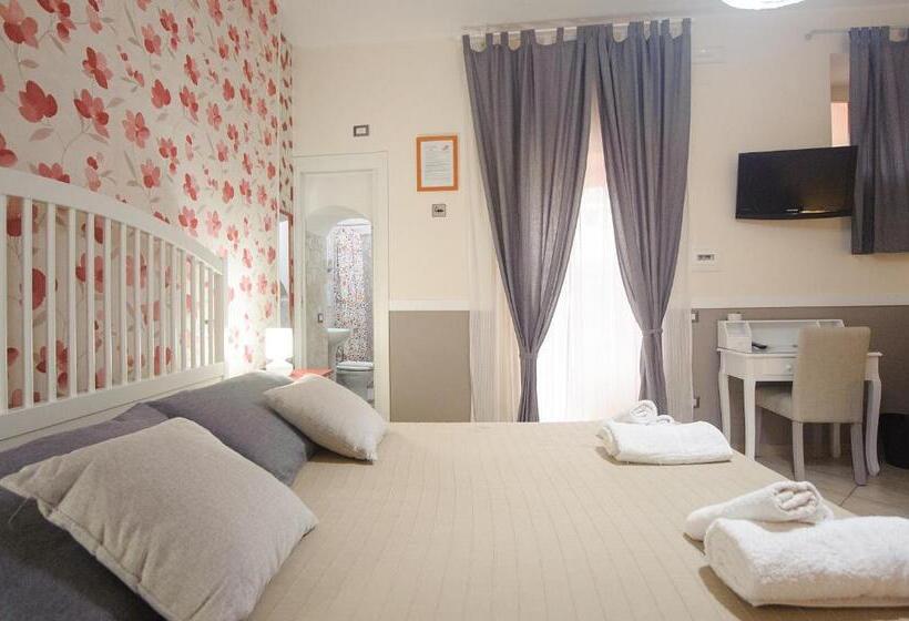 Chambre Standard, A Corte