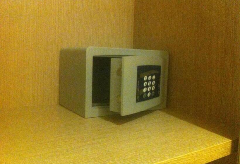 标准间, Porto Di Claudio