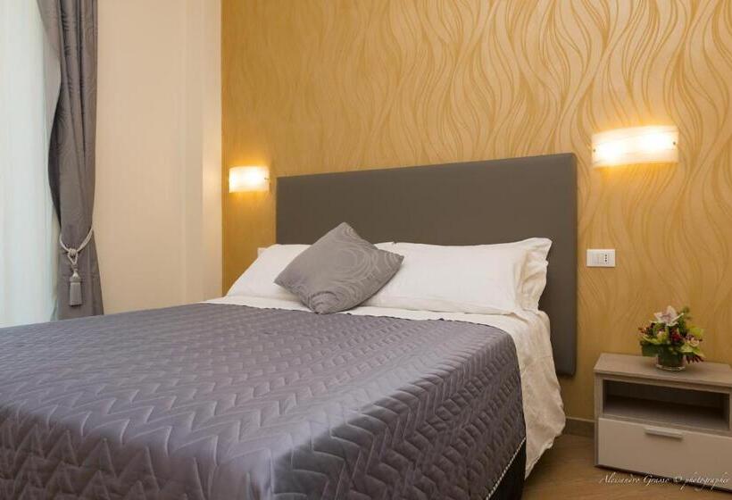 标准间, Porto Di Claudio