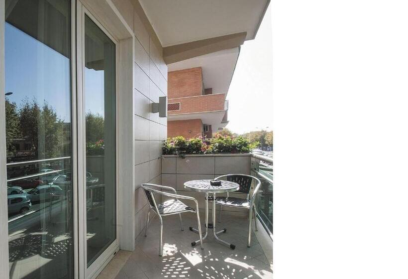 标准三人间, Porto Di Claudio